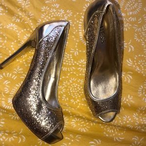 GOLD GLITTER HEELS